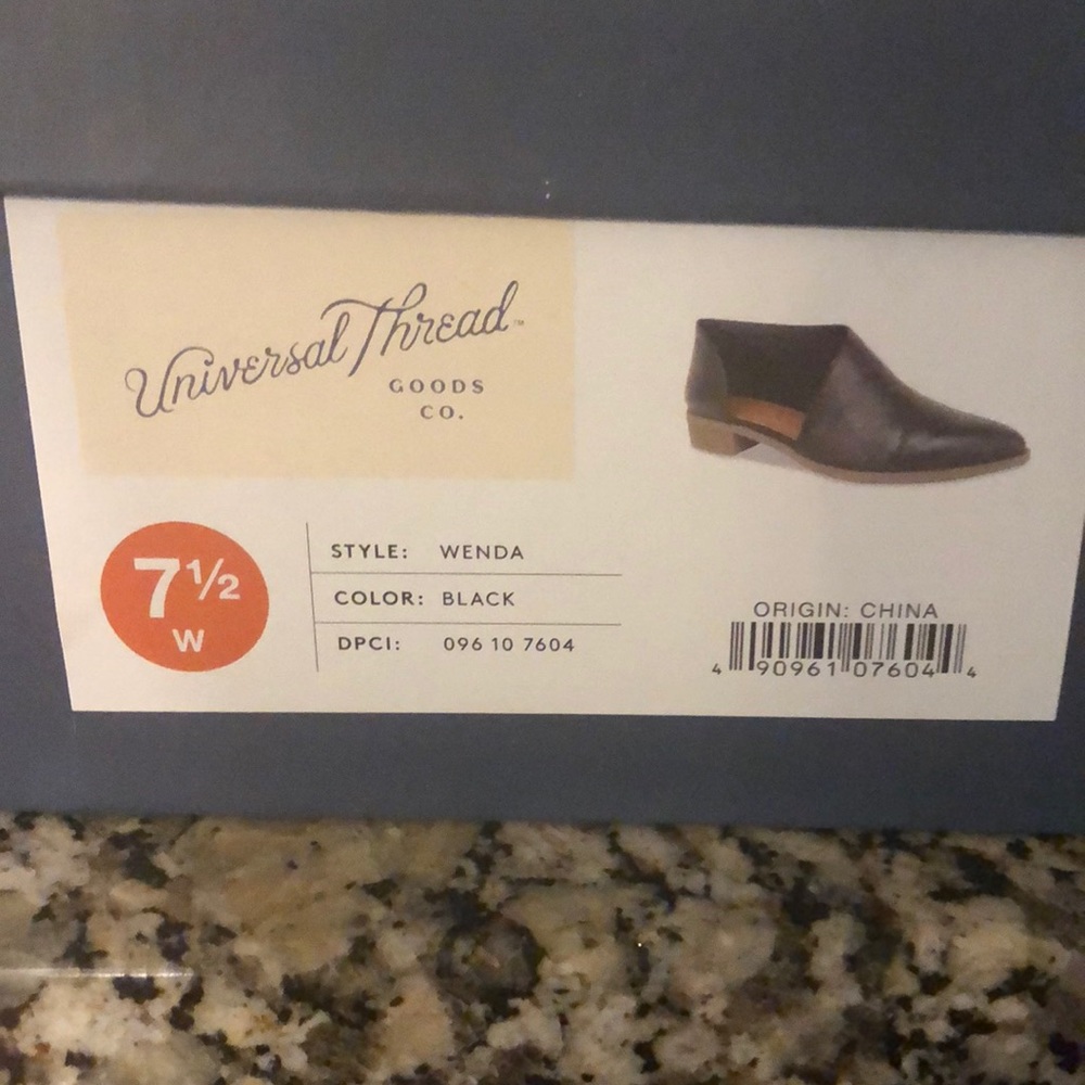 NWT black leather loafer